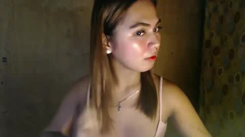 Snapshot of ursexy_cheskaxxx chatting on 12-12-24, 02:55 PRETTY CHESKA AND MITCH online show from 12-12-24, 02:55