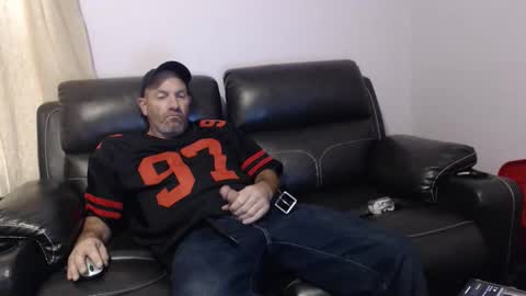 Snapshot of urslav75 chatting on 10-25-25, 08:14 urslav75 online show from 10-25-25, 08:14