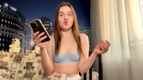 Snapshot of ursoulandheart chatting on 03-04-25, 12:33 Hannah online show from 03-04-25, 12:33