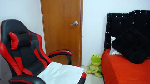 Snapshot of ursulawhite69 chatting on 09-09-25, 04:06 Eveling Blanco online show from 09-09-25, 04:06