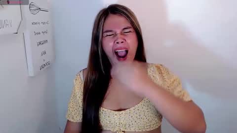 Snapshot of ursweet_ashley chatting on 12-21-24, 05:07 online show from 12-21-24, 05:07