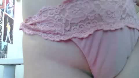 Snapshot of ursweetclassygirl chatting on 10-25-25, 08:47 Ursweetclassygirl online show from 10-25-25, 08:47