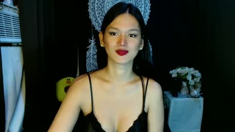 Snapshot of urthai_hotfilipinax chatting on 01-22-25, 10:18 angel online show from 01-22-25, 10:18