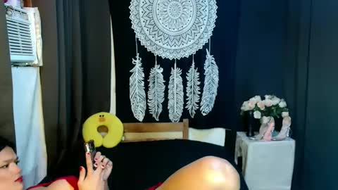 Snapshot of urthai_hotfilipinax chatting on 02-11-25, 02:46 angel online show from 02-11-25, 02:46