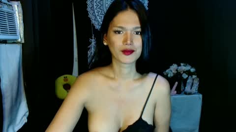Snapshot of urthai_hotfilipinax chatting on 02-24-25, 08:27 angel online show from 02-24-25, 08:27