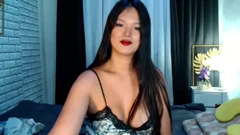 Snapshot of urthai_hotfilipinax chatting on 11-15-25, 03:15 angel online show from 11-15-25, 03:15
