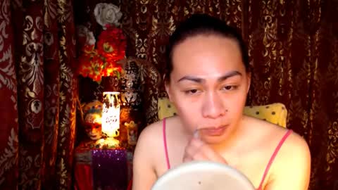 Snapshot of urtimelessbeauty chatting on 12-29-24, 06:05 Merca online show from 12-29-24, 06:05