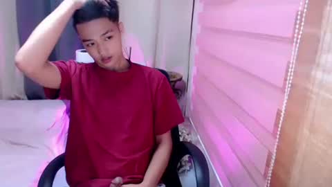 Snapshot of urtwinkjinwoo chatting on 10-23-25, 01:49 JC online show from 10-23-25, 01:49