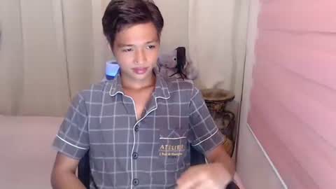 Snapshot of urtwinkjinwoo chatting on 12-05-25, 07:28 JC online show from 12-05-25, 07:28