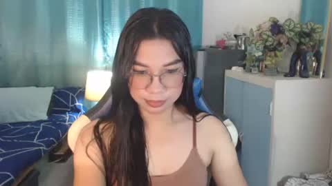 Snapshot of urwetasianprincessxx chatting on 10-22-25, 11:21 Ashley Kate Mateo Gray online show from 10-22-25, 11:21