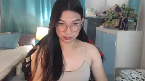 Snapshot of urwetasianprincessxx chatting on 12-15-25, 11:47 Ashley Kate Mateo Gray online show from 12-15-25, 11:47
