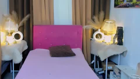 urwildest_margaret online show from 12-04-25, 09:12