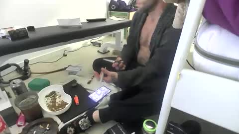 Snapshot of use4pleasure chatting on 12-07-24, 11:56 BamBam online show from 12-07-24, 11:56