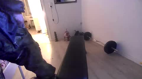 Snapshot of use4pleasure chatting on 09-28-25, 11:54 BamBam online show from 09-28-25, 11:54