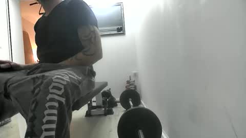 Snapshot of use4pleasure chatting on 10-13-25, 01:05 BamBam online show from 10-13-25, 01:05