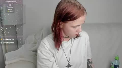 Snapshot of ustic_1 chatting on 04-25-26, 01:52 Haven online show from 04-25-26, 01:52