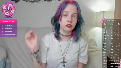 Snapshot of ustic_1 chatting on 05-10-26, 01:49 Haven online show from 05-10-26, 01:49