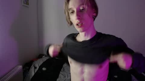 Snapshot of usuck364662 chatting on 12-12-24, 04:26 Excuse me online show from 12-12-24, 04:26