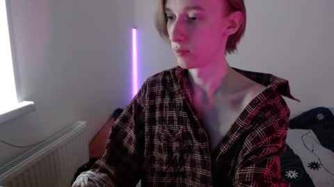 Snapshot of usuck364662 chatting on 02-02-25, 03:21 Excuse me online show from 02-02-25, 03:21