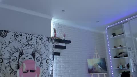 Eva online show from 03-04-25, 03:26