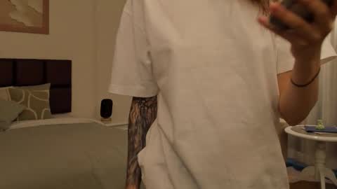 Eva online show from 09-20-25, 04:24