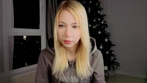 Chloe online show from 02-12-26, 01:39