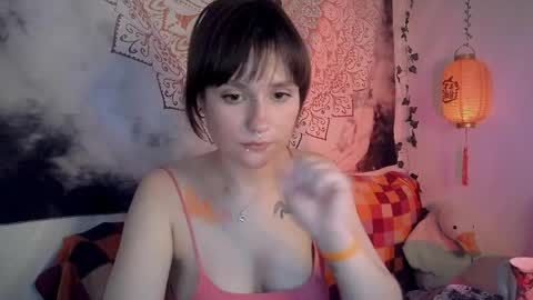 Snapshot of uwujudyosas chatting on 06-08-26, 01:28 Judy online show from 06-08-26, 01:28