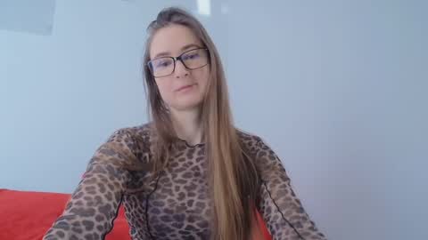 Snapshot of va_len_sea_ya chatting on 03-05-25, 08:32 Valensiya online show from 03-05-25, 08:32