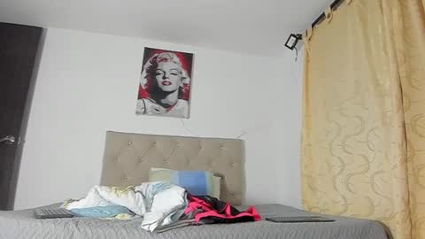 Snapshot of vahiolet_smith chatting on 09-09-25, 03:06 Vahiolet smith online show from 09-09-25, 03:06