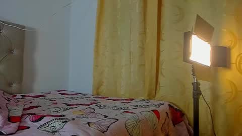 Snapshot of vahiolet_smith chatting on 09-12-25, 03:28 Vahiolet smith online show from 09-12-25, 03:28