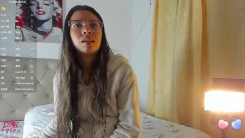 Snapshot of vahiolet_smith chatting on 09-18-25, 02:57 Vahiolet smith online show from 09-18-25, 02:57