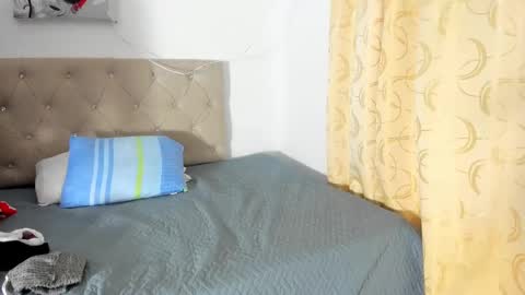 Snapshot of vahiolet_smith chatting on 09-30-25, 03:00 Vahiolet smith online show from 09-30-25, 03:00