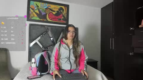 Snapshot of vahiolet_smith chatting on 10-08-25, 03:15 Vahiolet smith online show from 10-08-25, 03:15