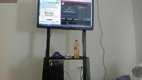 Snapshot of vahiolet_smith chatting on 10-14-25, 02:01 Vahiolet smith online show from 10-14-25, 02:01