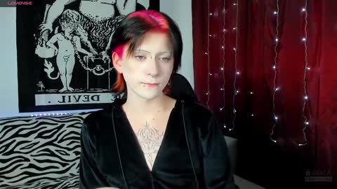 Snapshot of vailyreb chatting on 12-21-24, 11:11 Marin online show from 12-21-24, 11:11