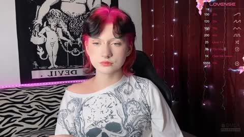 Snapshot of vailyreb chatting on 01-24-25, 06:14 Marin online show from 01-24-25, 06:14