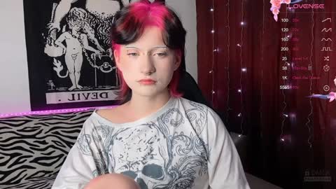 Snapshot of vailyreb chatting on 01-24-25, 09:15 Marin online show from 01-24-25, 09:15