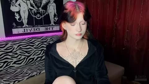 Snapshot of vailyreb chatting on 02-22-25, 01:24 Marin online show from 02-22-25, 01:24