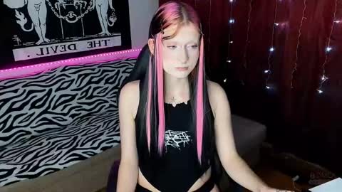 Snapshot of vailyreb chatting on 03-01-25, 07:15 Marin online show from 03-01-25, 07:15