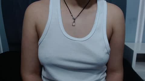Snapshot of vainilla_cam chatting on 01-26-25, 02:03 Vainilla online show from 01-26-25, 02:03