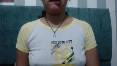 Snapshot of vainilla_cam chatting on 02-02-25, 02:06 Vainilla online show from 02-02-25, 02:06