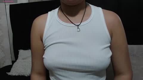 Snapshot of vainilla_cam chatting on 02-22-25, 02:39 Vainilla online show from 02-22-25, 02:39