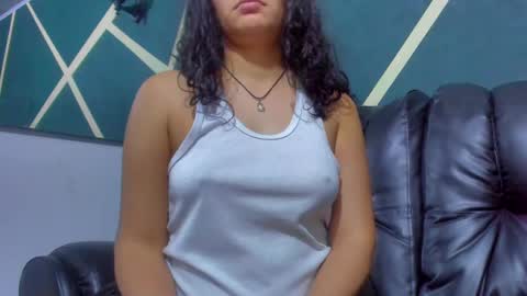 Snapshot of vainilla_cam chatting on 02-23-25, 07:44 Vainilla online show from 02-23-25, 07:44