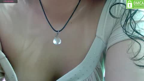 Snapshot of vainilla_cam chatting on 03-01-25, 02:37 Vainilla online show from 03-01-25, 02:37