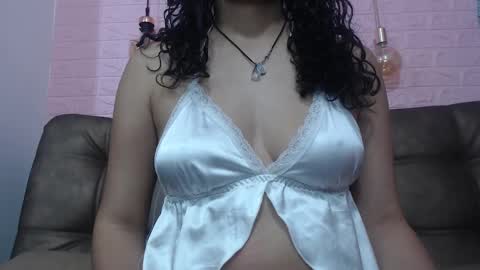 Snapshot of vainilla_cam chatting on 03-03-25, 02:26 Vainilla online show from 03-03-25, 02:26