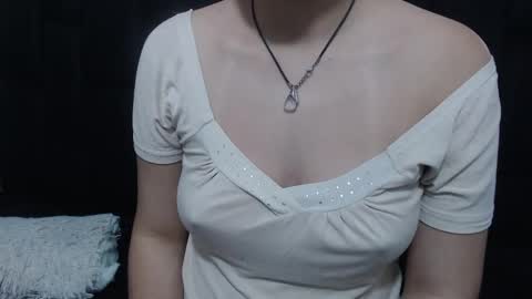 Snapshot of vainilla_cam chatting on 03-09-25, 01:56 Vainilla online show from 03-09-25, 01:56