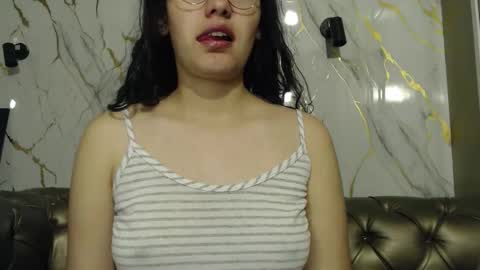 Snapshot of vainilla_cam chatting on 09-09-25, 02:11 Vainilla online show from 09-09-25, 02:11