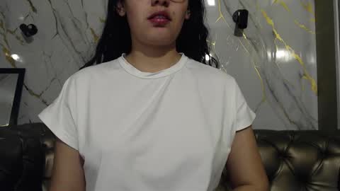 Snapshot of vainilla_cam chatting on 09-21-25, 01:51 Vainilla online show from 09-21-25, 01:51