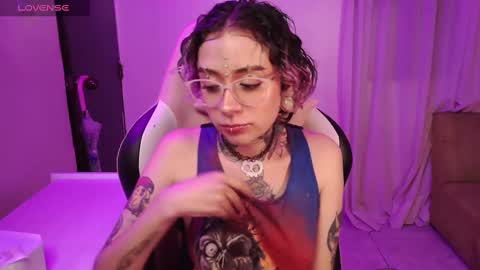 Snapshot of vainilla_l chatting on 02-22-25, 10:09 Vainilla Independent model online show from 02-22-25, 10:09