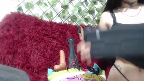 Snapshot of vaiolet_miss chatting on 10-28-25, 05:11 vaiolet online show from 10-28-25, 05:11